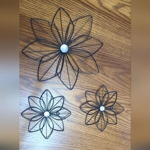 Distressed Layered Metal Wall Flowers